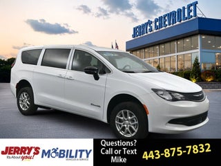 2025 Chrysler Voyager LX