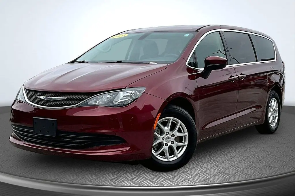 2020 Chrysler Voyager LX