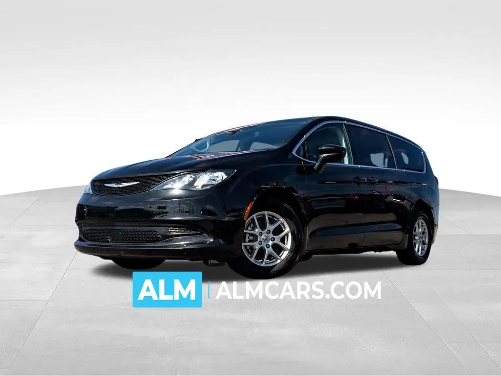 2023 Chrysler Voyager LX