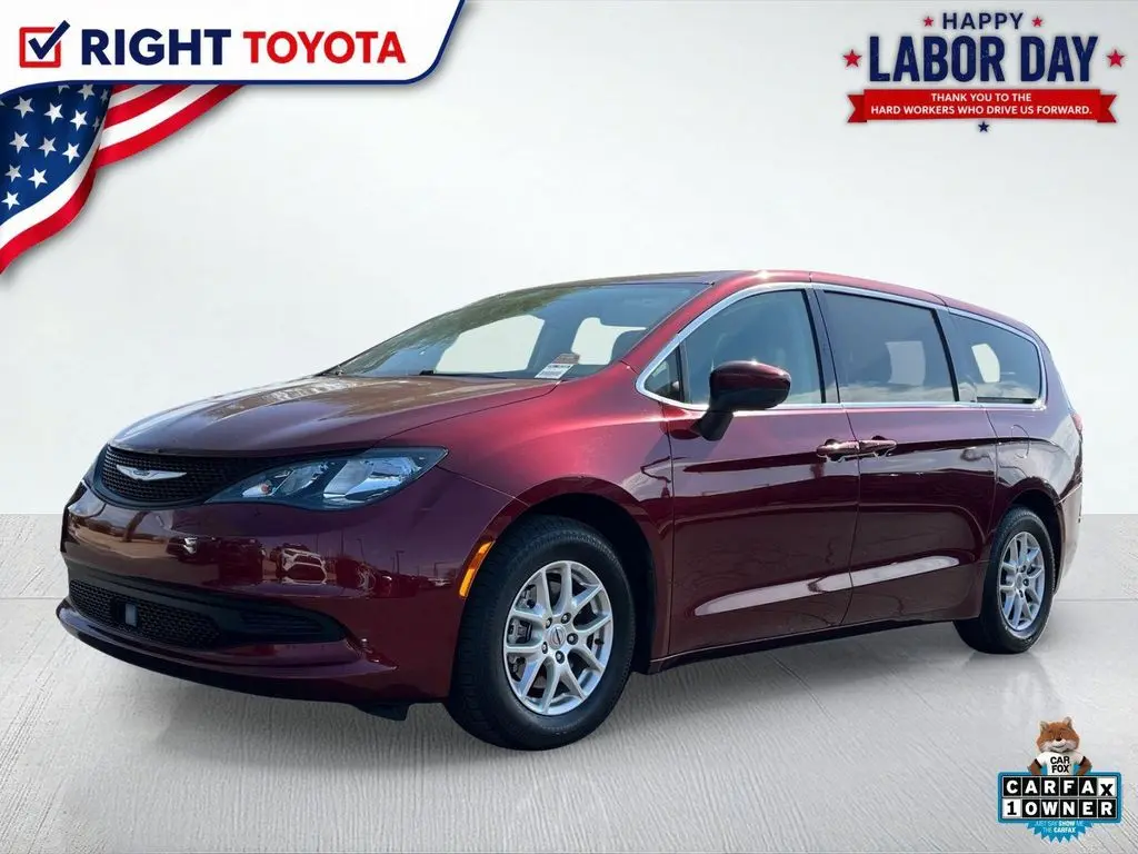 2023 Chrysler Voyager LX