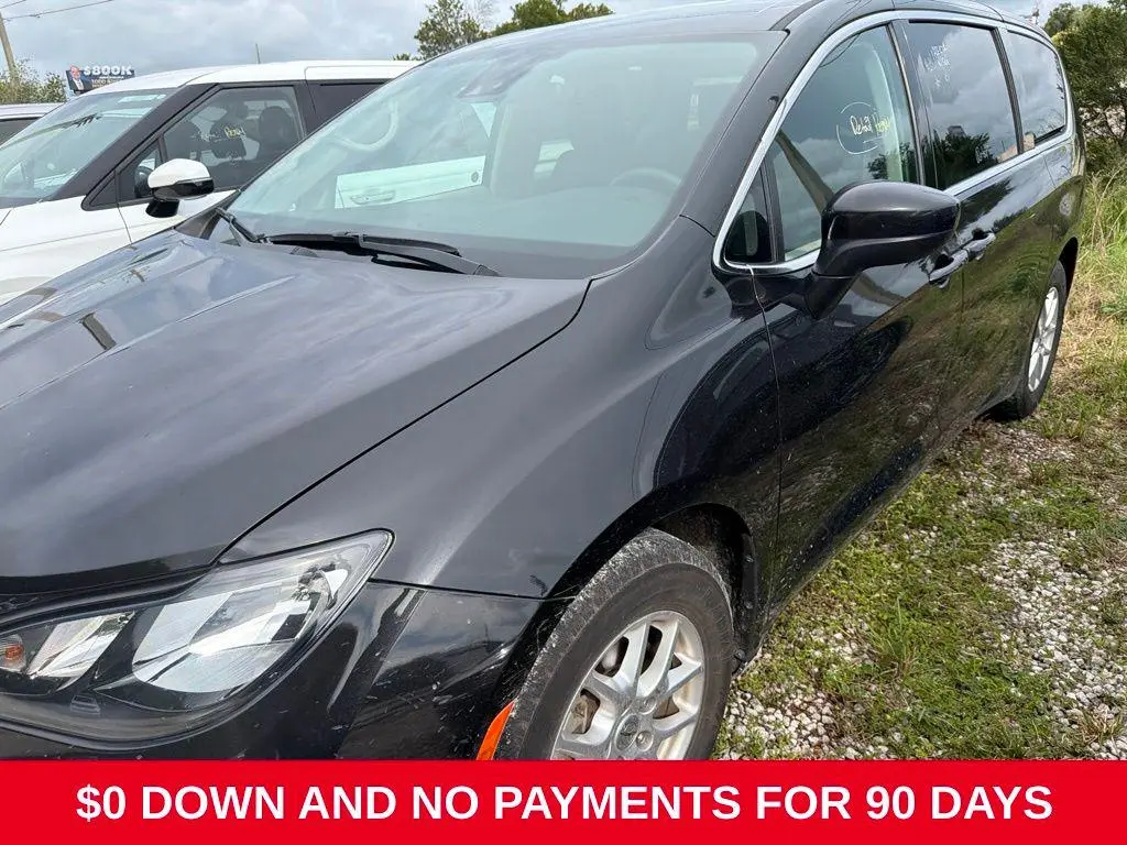 2023 Chrysler Voyager LX