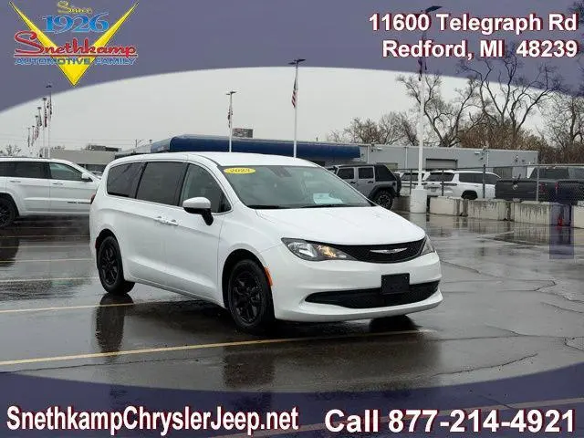 2023 Chrysler Voyager LX