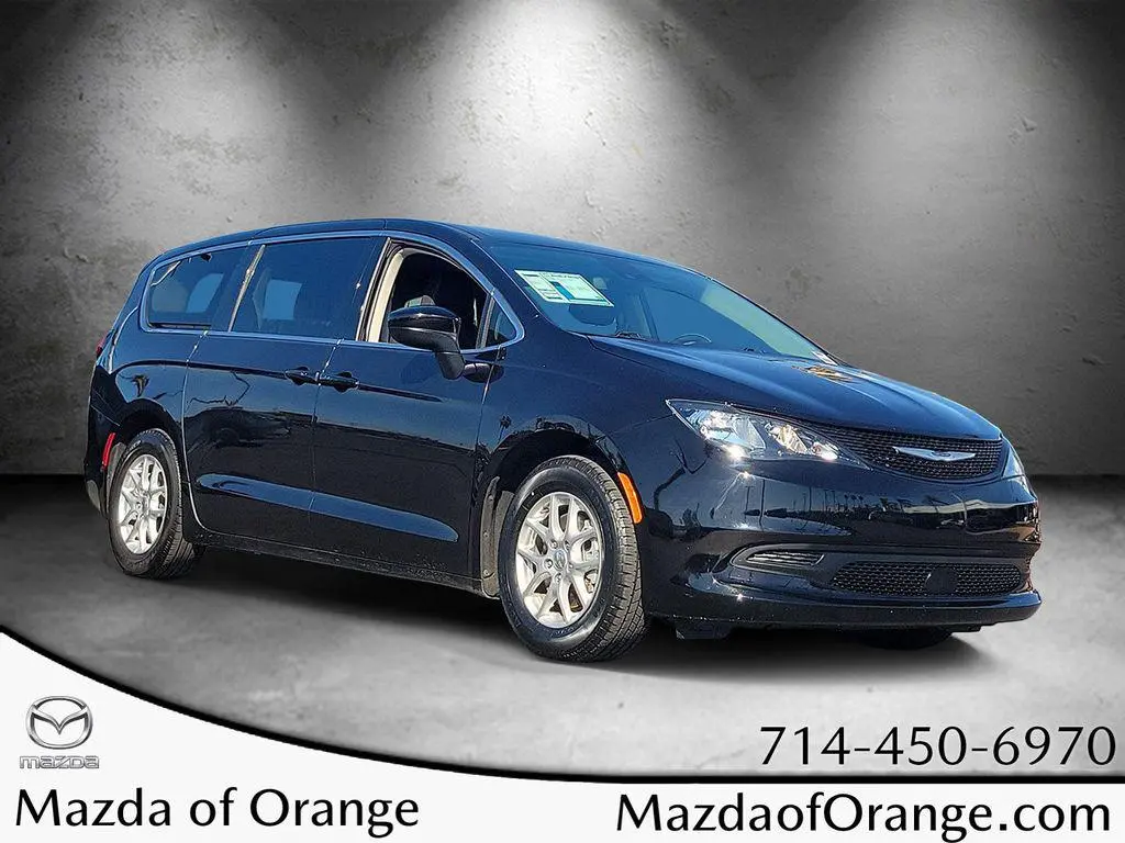 2024 Chrysler Voyager LX