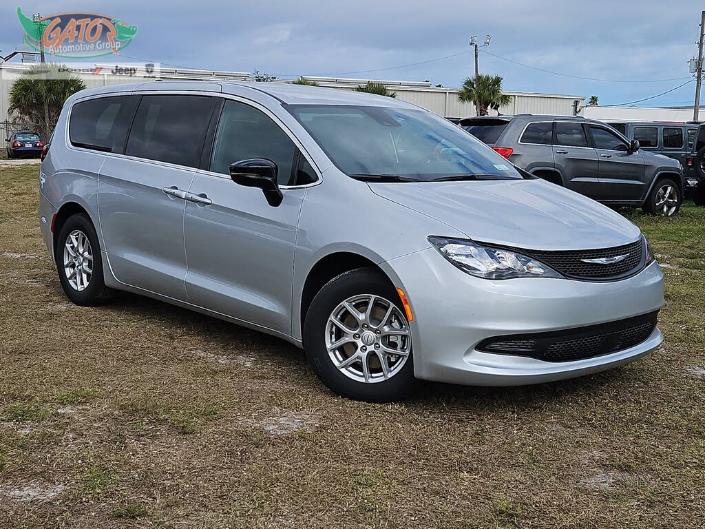 2026 Chrysler Voyager LX