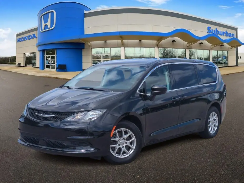 2022 Chrysler Voyager LX