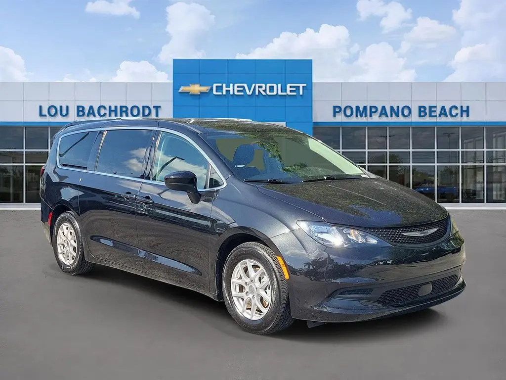 2023 Chrysler Voyager LX