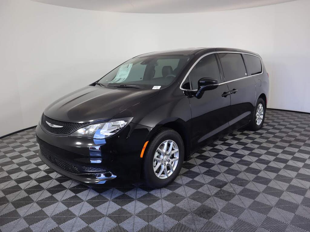 2026 Chrysler Voyager LX
