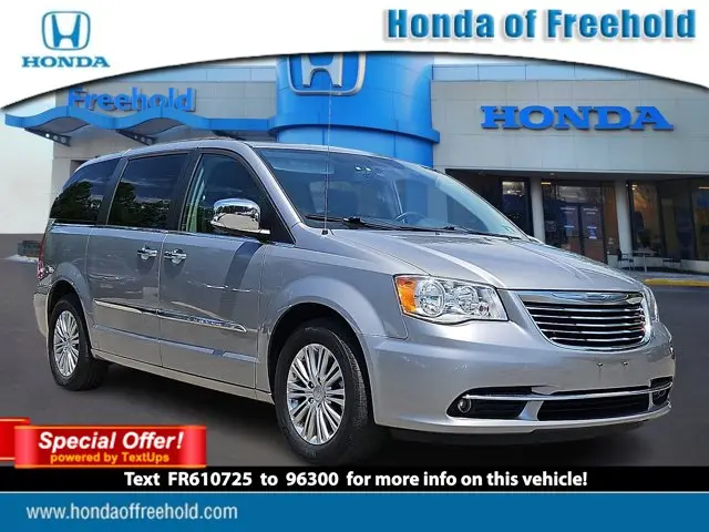 2015 Chrysler Town and Country Touring-L