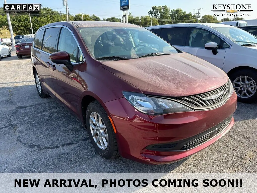 2023 Chrysler Voyager LX