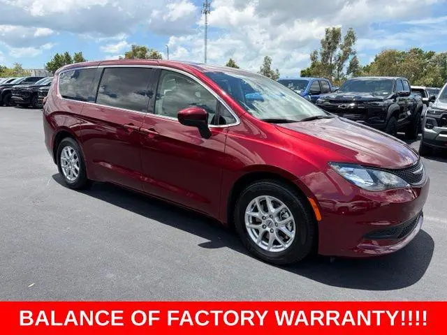 2023 Chrysler Voyager LX