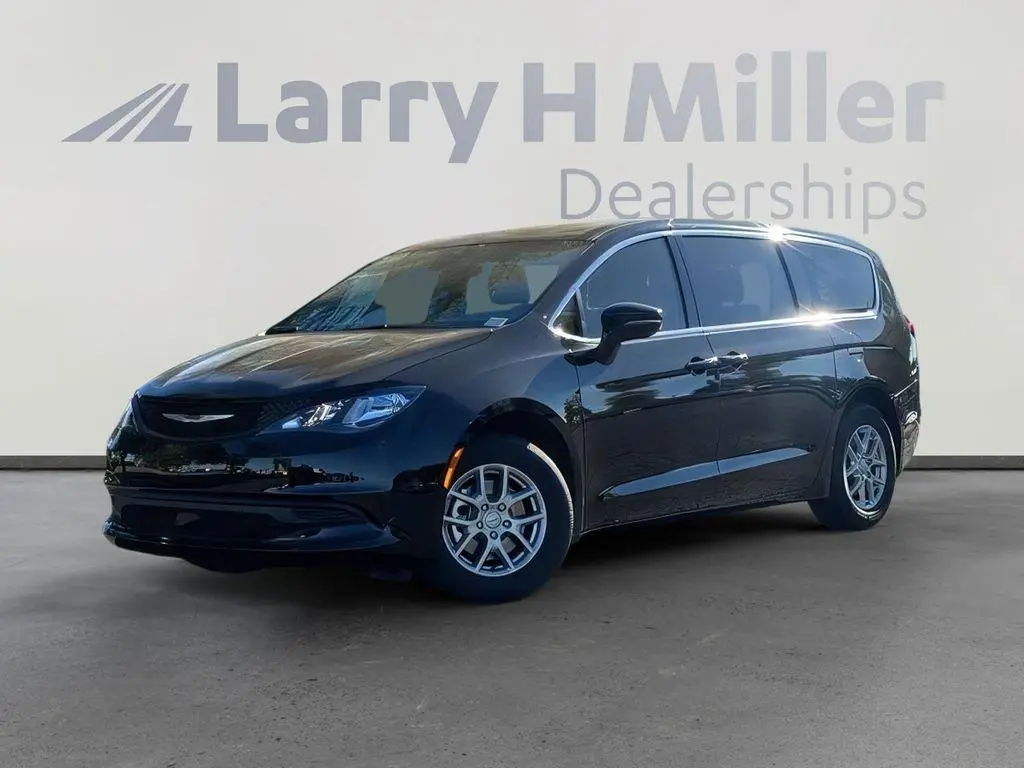 2026 Chrysler Voyager LX