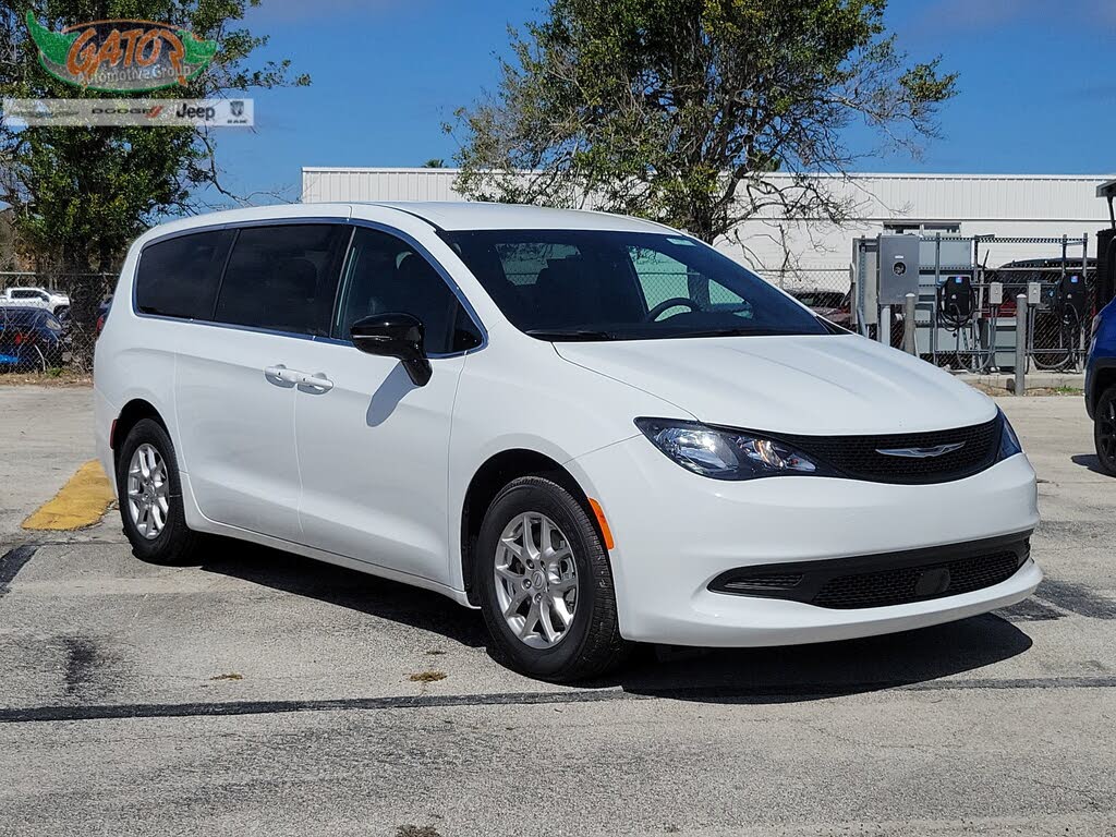 2026 Chrysler Voyager LX