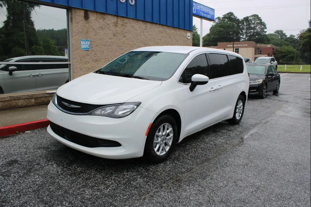 2021 Chrysler Voyager LX