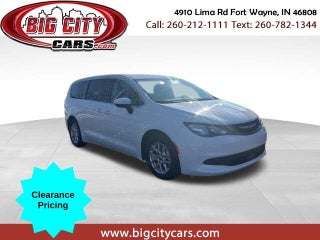 2023 Chrysler Voyager LX
