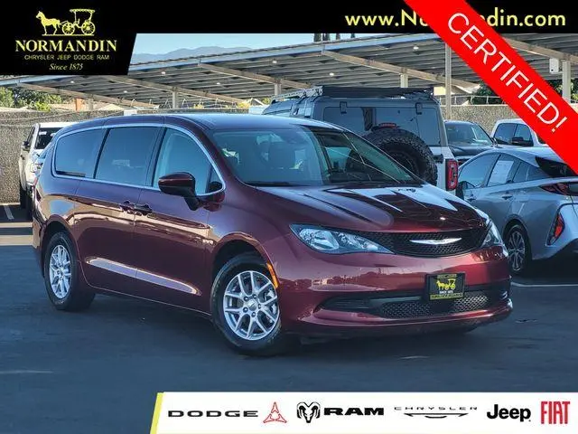 2023 Chrysler Voyager LX