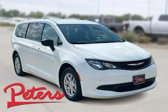 2024 Chrysler Voyager LX