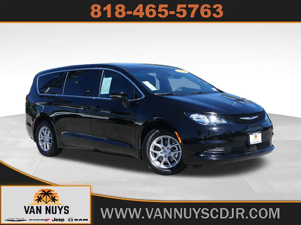 2025 Chrysler Voyager LX