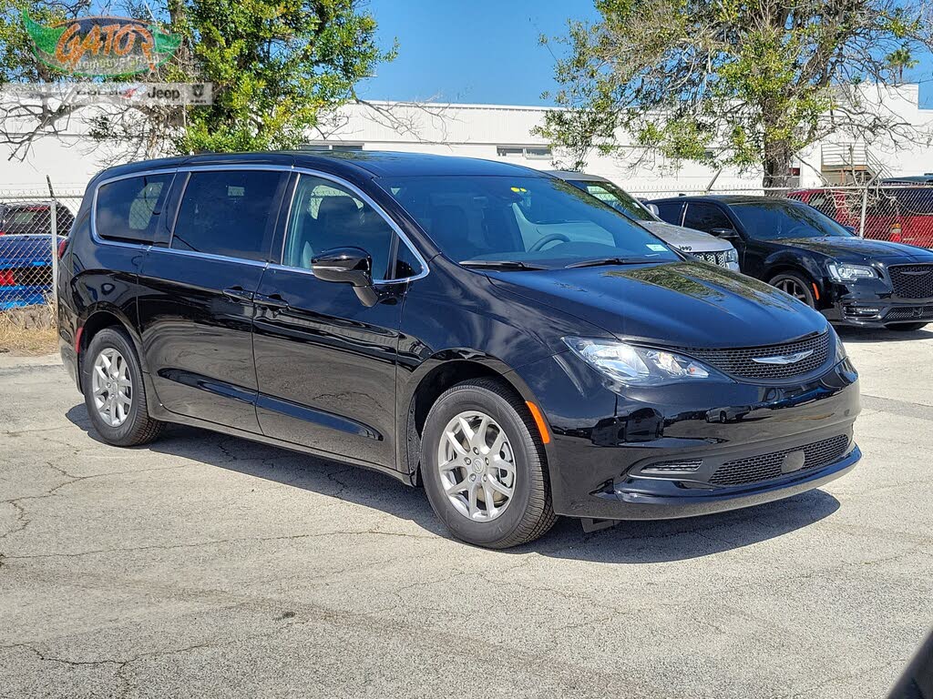 2026 Chrysler Voyager LX