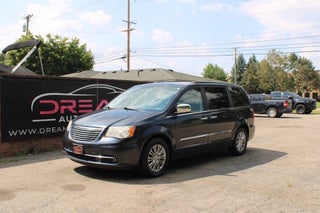 2014 Chrysler Town and Country Touring-L