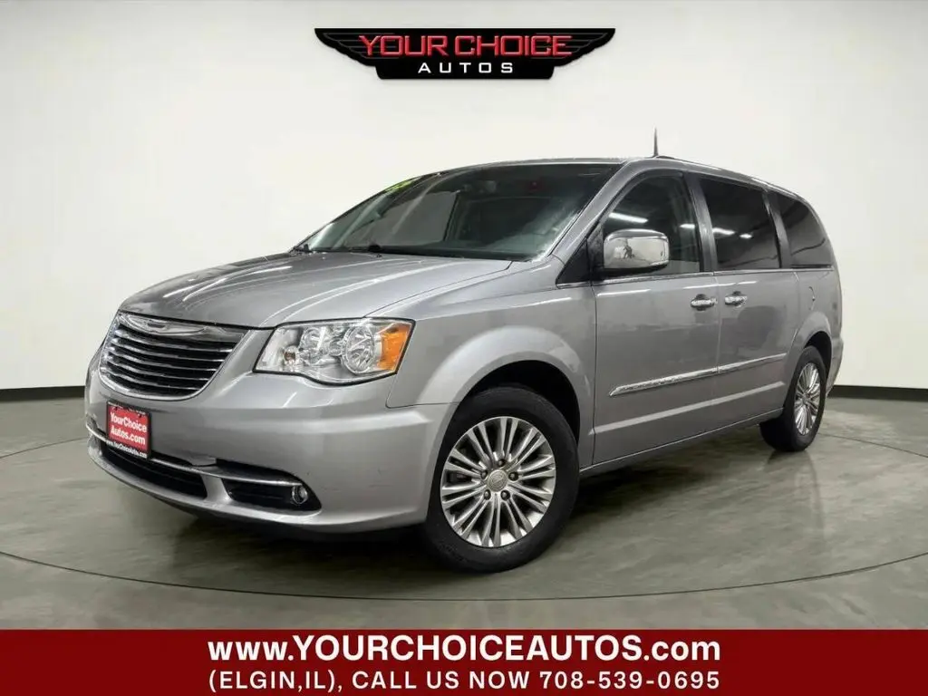 2015 Chrysler Town and Country Touring-L