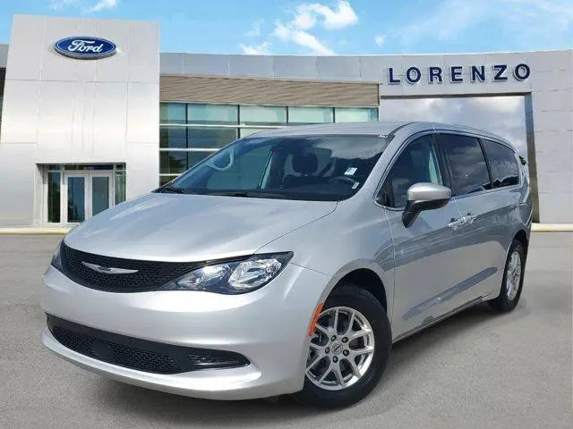 2023 Chrysler Voyager LX
