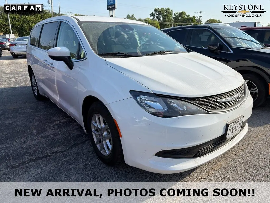2023 Chrysler Voyager LX