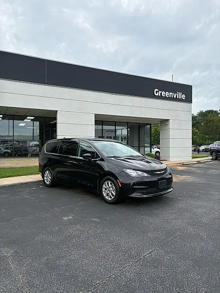 2024 Chrysler Voyager LX