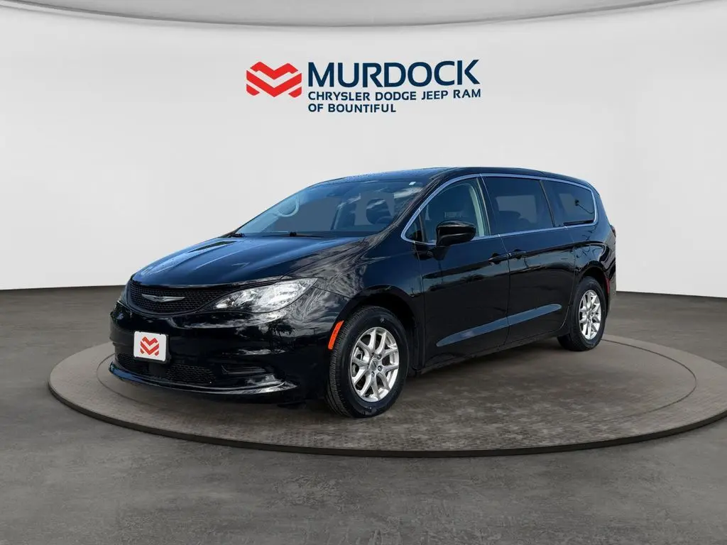 2024 Chrysler Voyager LX