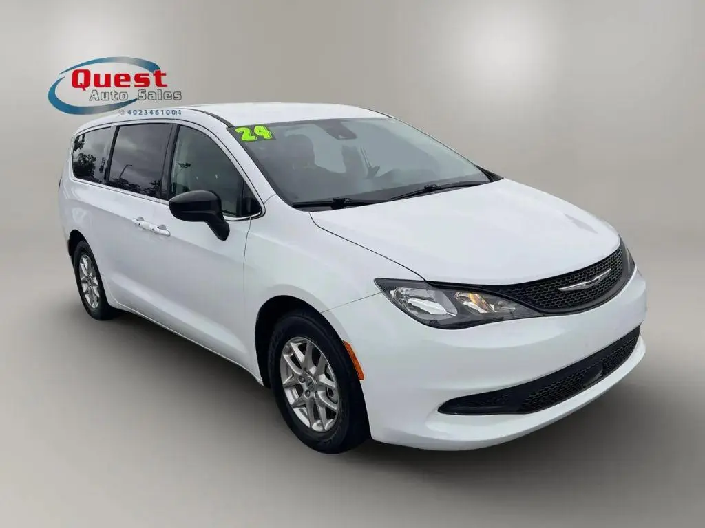 2024 Chrysler Voyager LX
