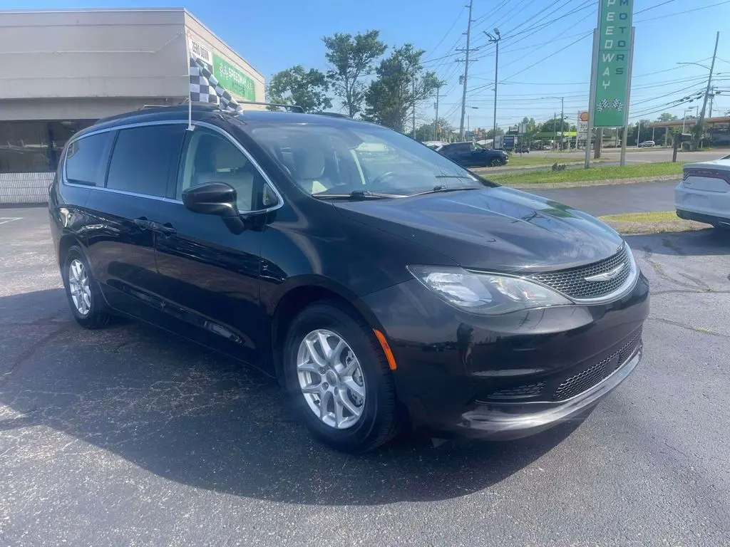 2021 Chrysler Voyager LXI