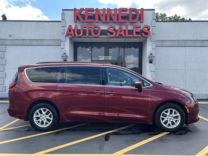 2020 Chrysler Voyager LXI