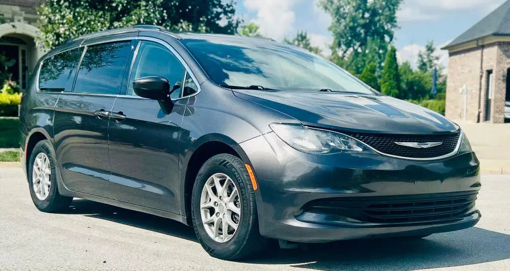 2020 Chrysler Voyager LXI