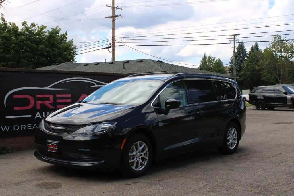 2021 Chrysler Voyager LXI