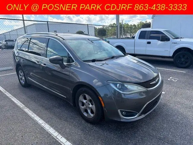 2017 Chrysler Pacifica Touring L Plus