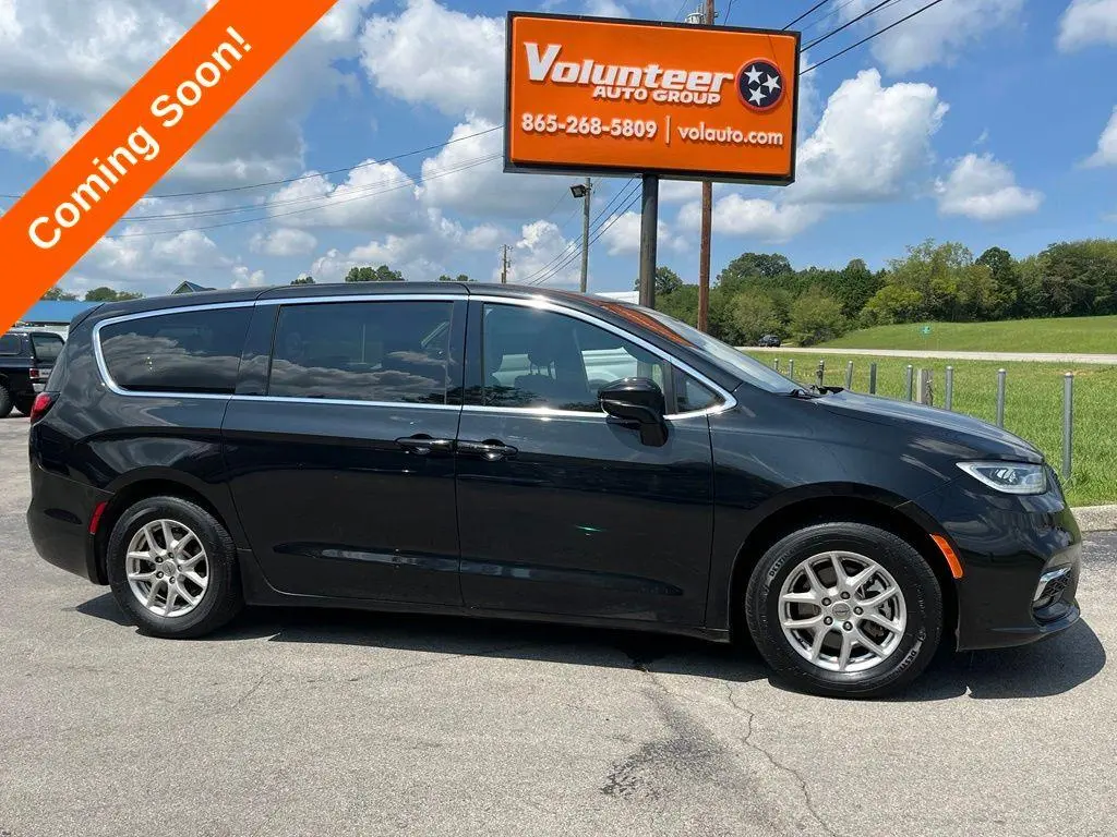 2024 Chrysler Pacifica Touring