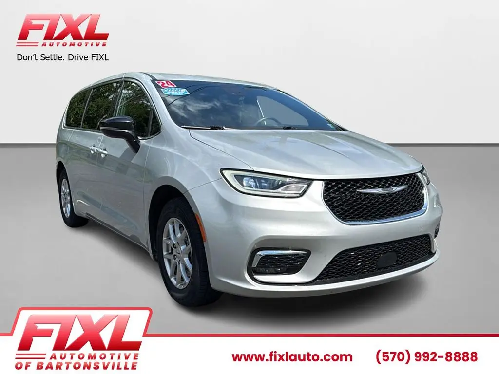 2024 Chrysler Pacifica Touring