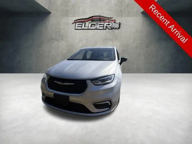 2024 Chrysler Pacifica Touring