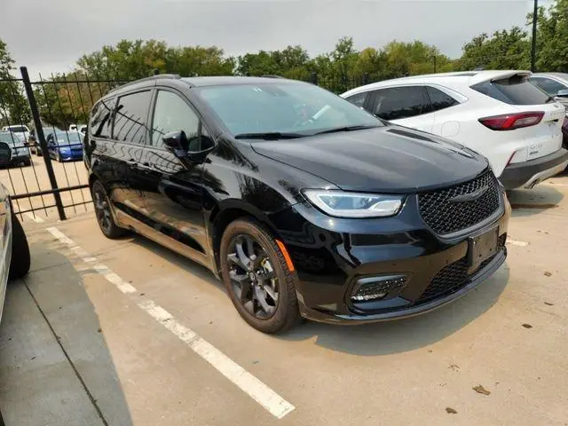 2025 Chrysler Pacifica Limited