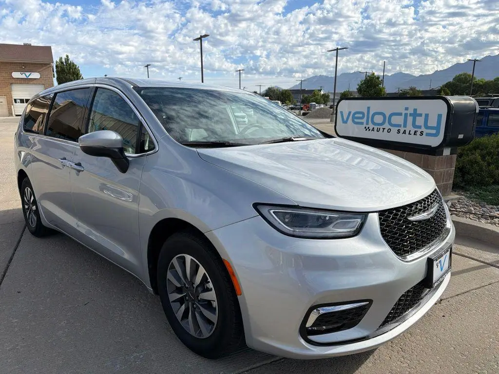 2023 Chrysler Pacifica Touring L