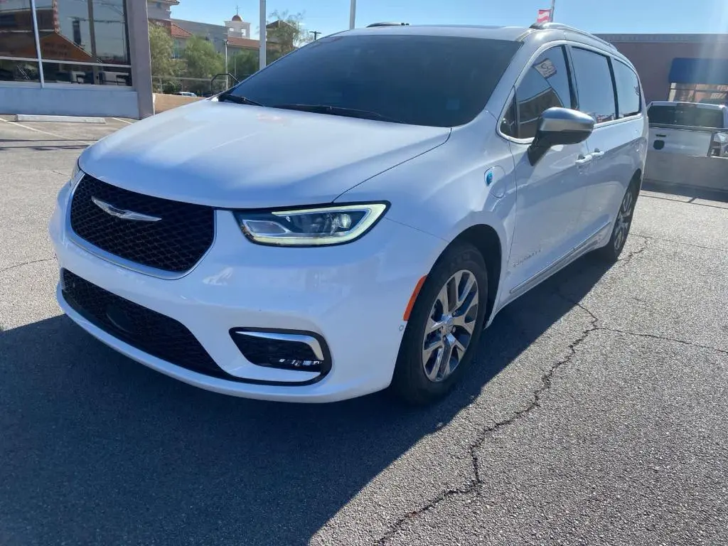 2025 Chrysler Pacifica Pinnacle