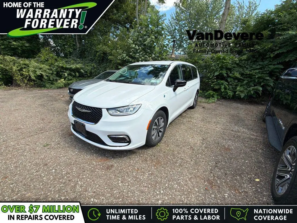 2024 Chrysler Pacifica Select