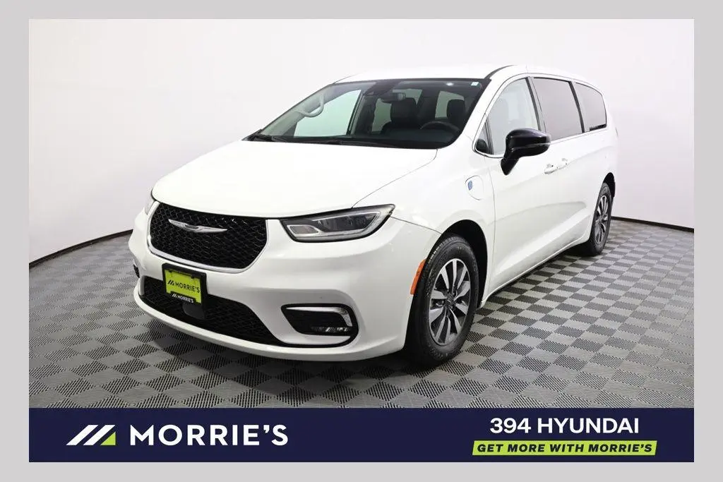 2024 Chrysler Pacifica Select