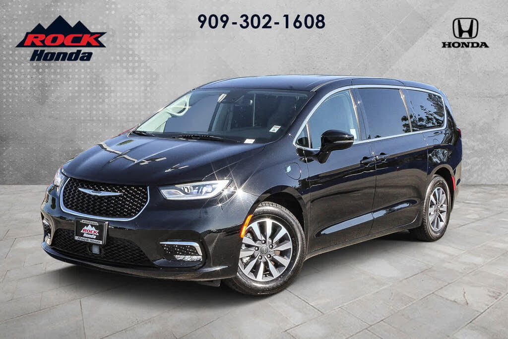 2024 Chrysler Pacifica Select