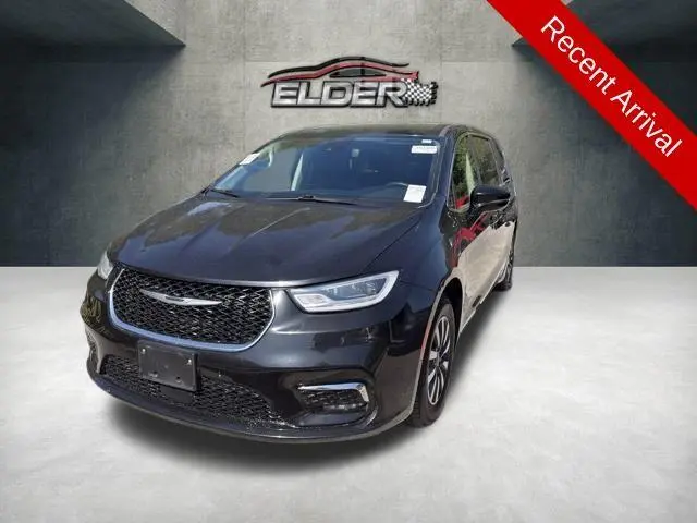 2024 Chrysler Pacifica Select
