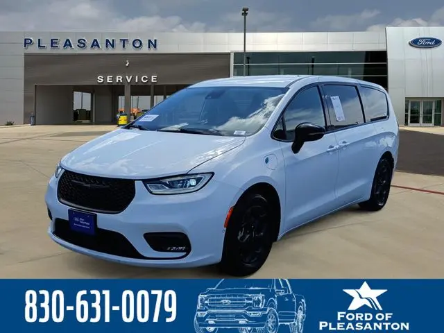 2024 Chrysler Pacifica Select