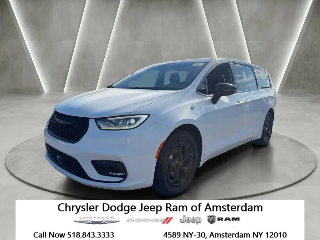 2024 Chrysler Pacifica Select