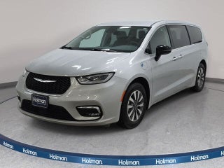 2024 Chrysler Pacifica Select