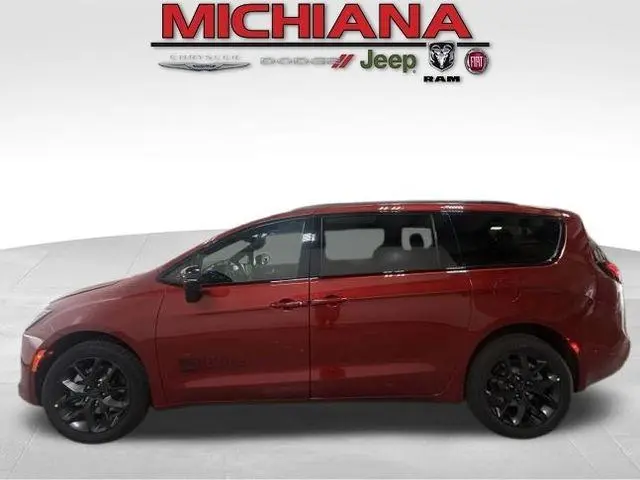 2027 Chrysler Pacifica Select