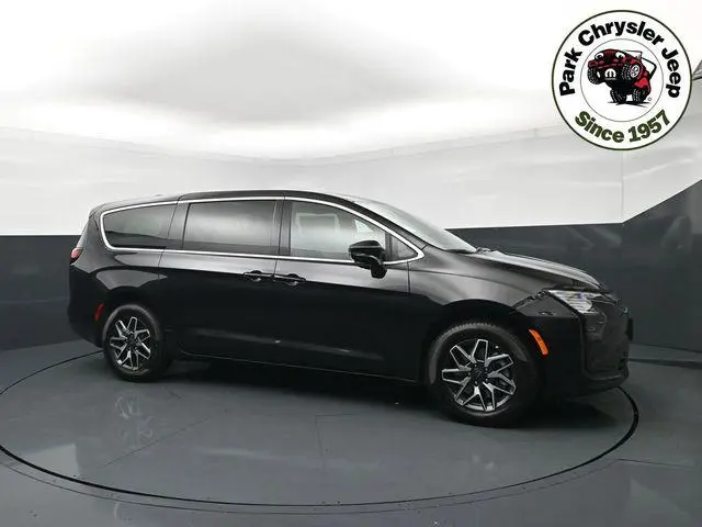 2027 Chrysler Pacifica Limited
