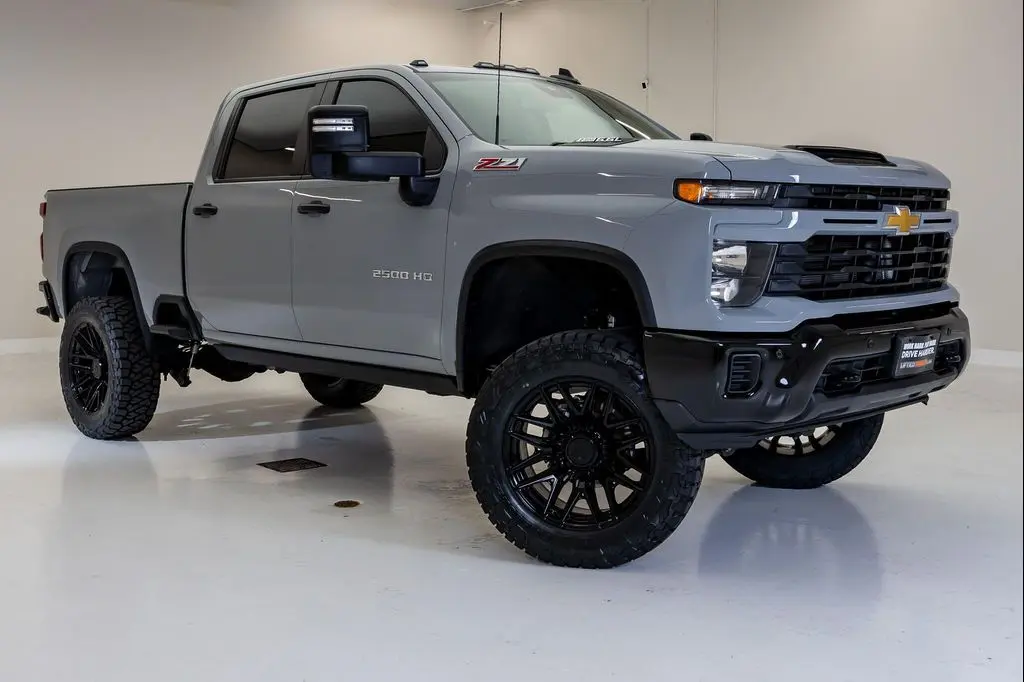 2025 Chevrolet Silverado 2500 Custom